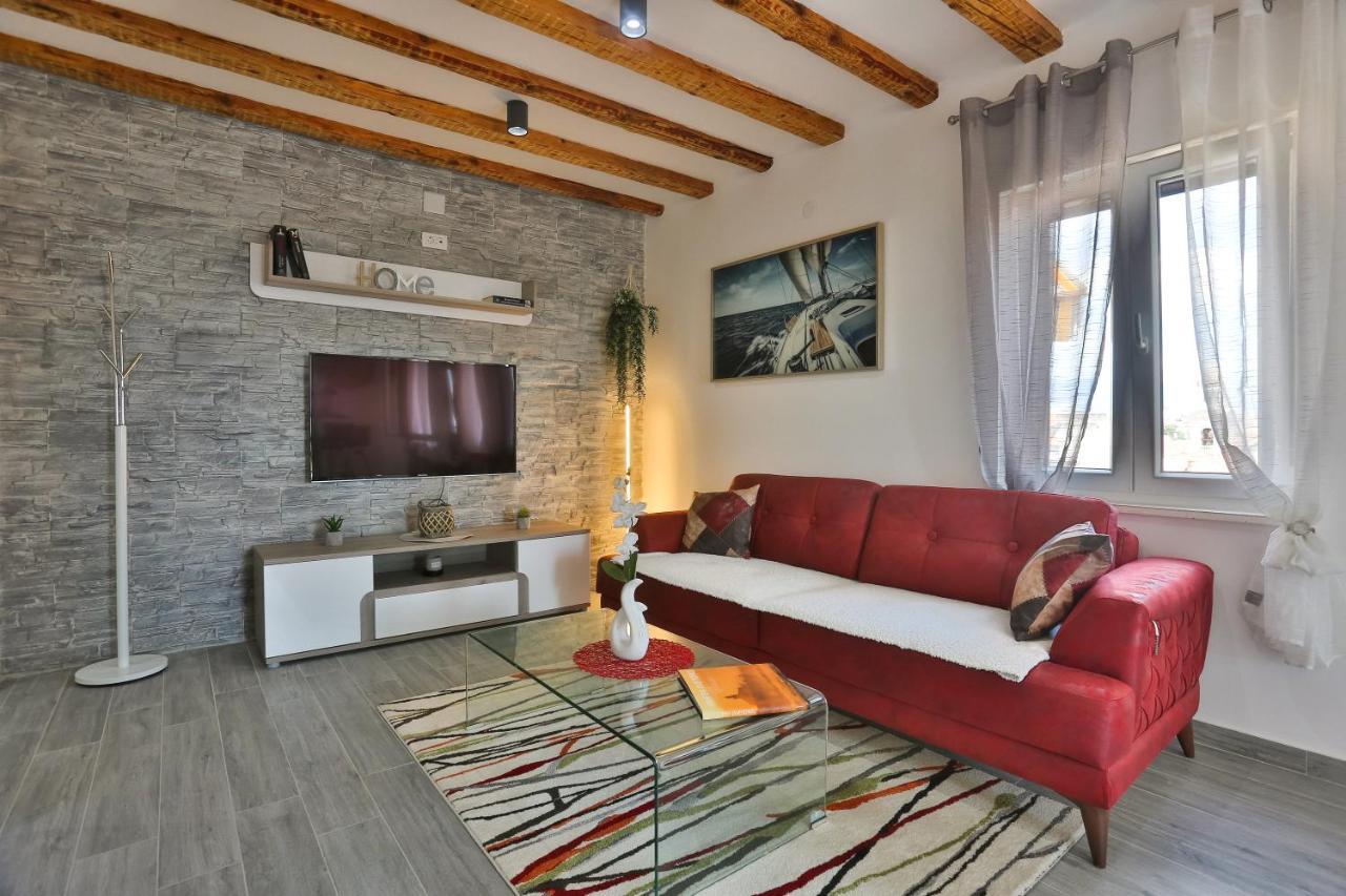 Apartments Angela With Old Town View Split Exterior foto